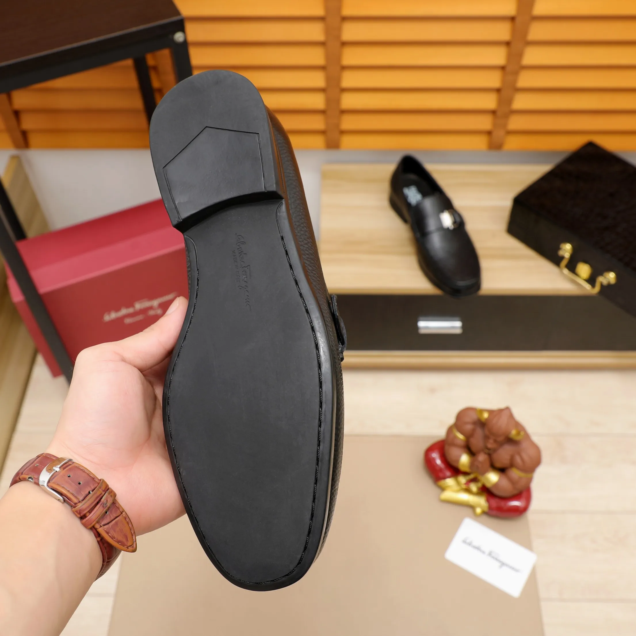 Men's shoes 💰540 🕷🕷🐂【Ferragamo】Ferragamo Popular fashionable casual shoes🇨🇳Official website counter 1:1 production, original mold opening💯Good quality visible, imported high-end first-layer pebbled calfskin, water-dyed🐂leather lining🌿very clear texture, high-quality waterproof, non-slip and wear-resistant outsole🎋high quality and low price, truly handmade🍓Black optional! Code number 38-45……